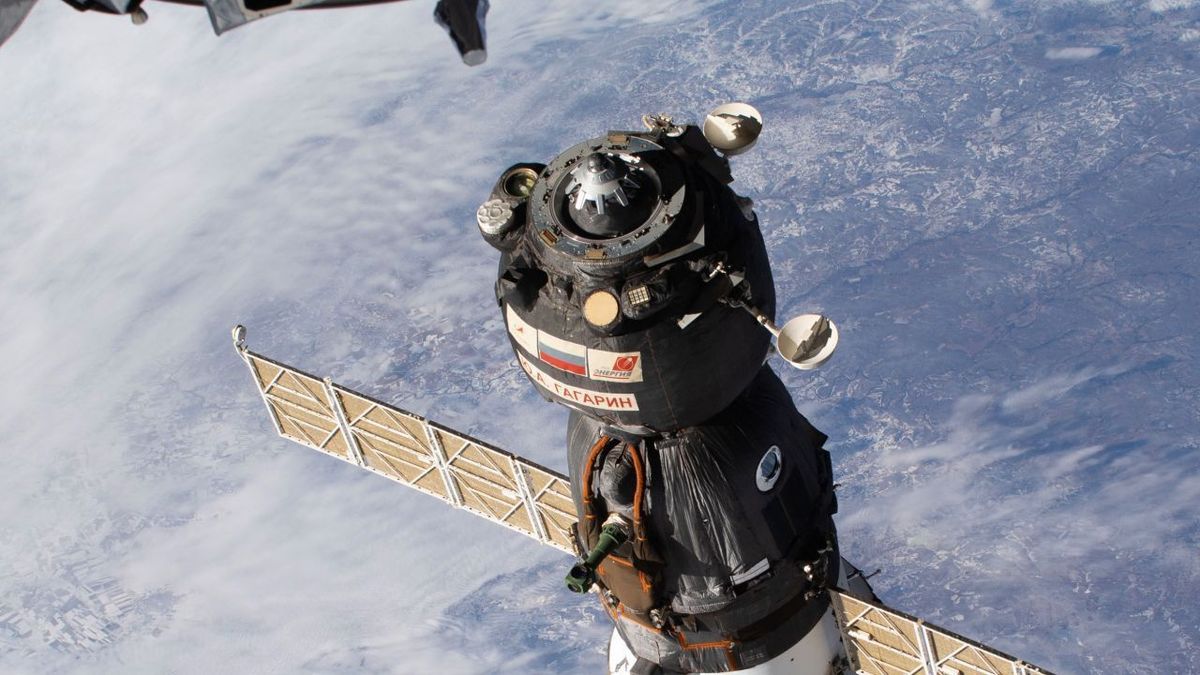 Nasa Soyuz 18 Raumschiff Dockt Von Der Iss Ab Beschn