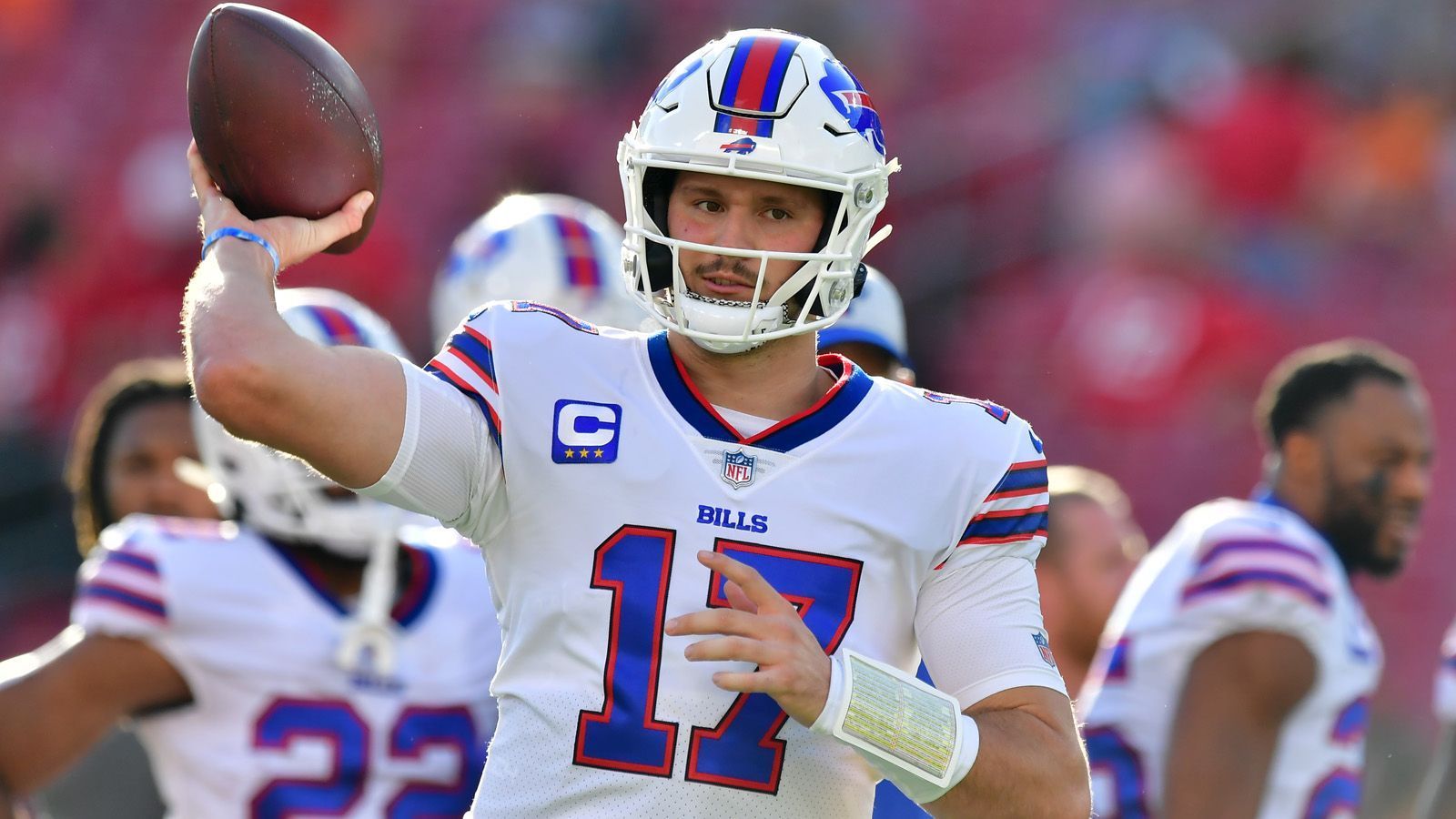 
                <strong>2. Josh Allen</strong><br>
                &#x2022; Team: Buffalo Bills<br>&#x2022; Position: Quarterback<br>&#x2022; seit 2018 in der NFL<br>&#x2022; seit 2018 im Team<br>
              