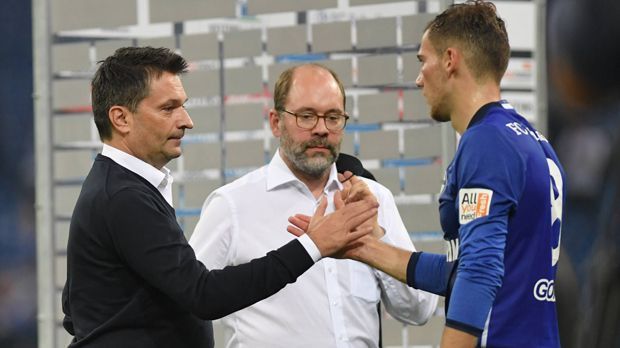 
                <strong>Das nächste Eigengewächs ist weg</strong><br>
                Ja, Goretzka hat sehr lange überlegt, kaufen kann sich Schalke davon aber auch nichts, das nächste Eigengewächs zieht es weg, mal wieder muss ein Leistungsträger und Führungsspieler ersetzt werden. Fraglich ist auch, ob Heidel trotz seines Kampfes um Goretzka Gegenwind zu spüren bekommt. Bereits nach dem Weggang von Benedikt Höwedes war er als "Identitätsschänder" beschimpft worden.
              