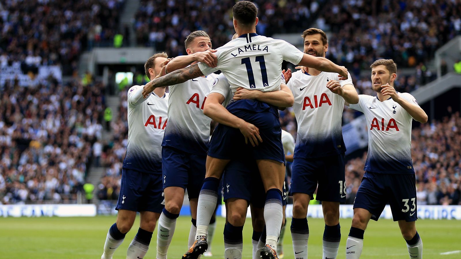 
                <strong>Tottenham Hotspur</strong><br>
                Einnahmen durch TV-Verträge und Zentralvermarktung: 164,64 Millionen Euro
              