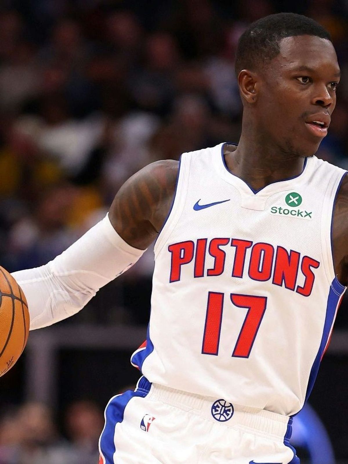 Dennis Schroder im Trikot der Detroit Pistons