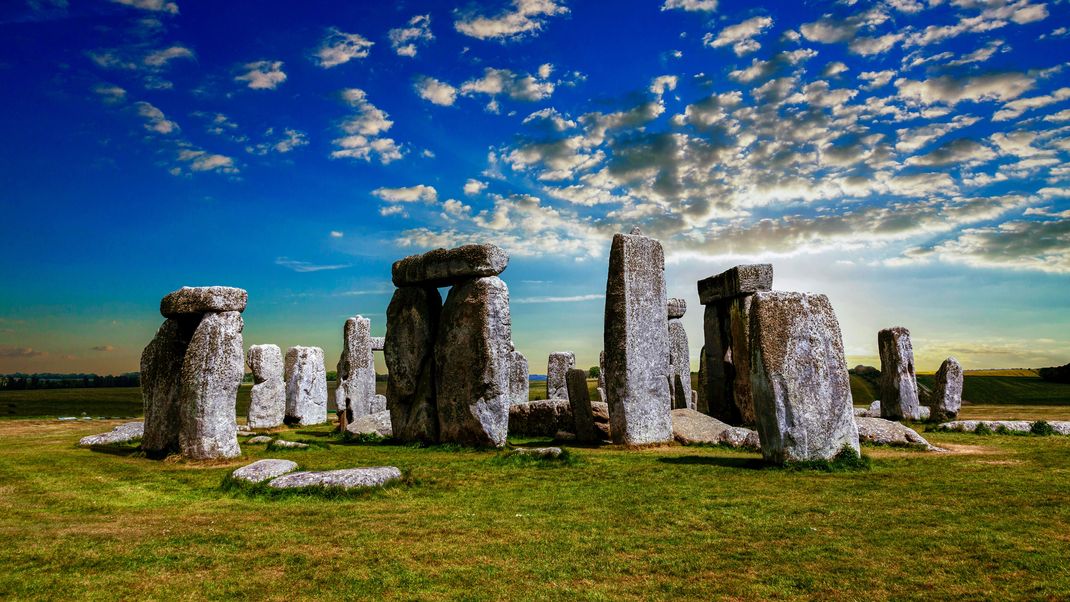 Die Faszination für Stonehenge ist ungebrochen. Jedes Jahr zieht das Monument Millionen Besucher:innen an.