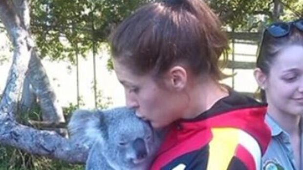 
                <strong>Andrea Petkovic mit Koalabären auf dem Arm</strong><br>
                Dabei handelt es sich um den größten Koala-Park der Welt statt. Petkovic will ihren australischen Begleiter gar nicht mehr hergeben. 
              