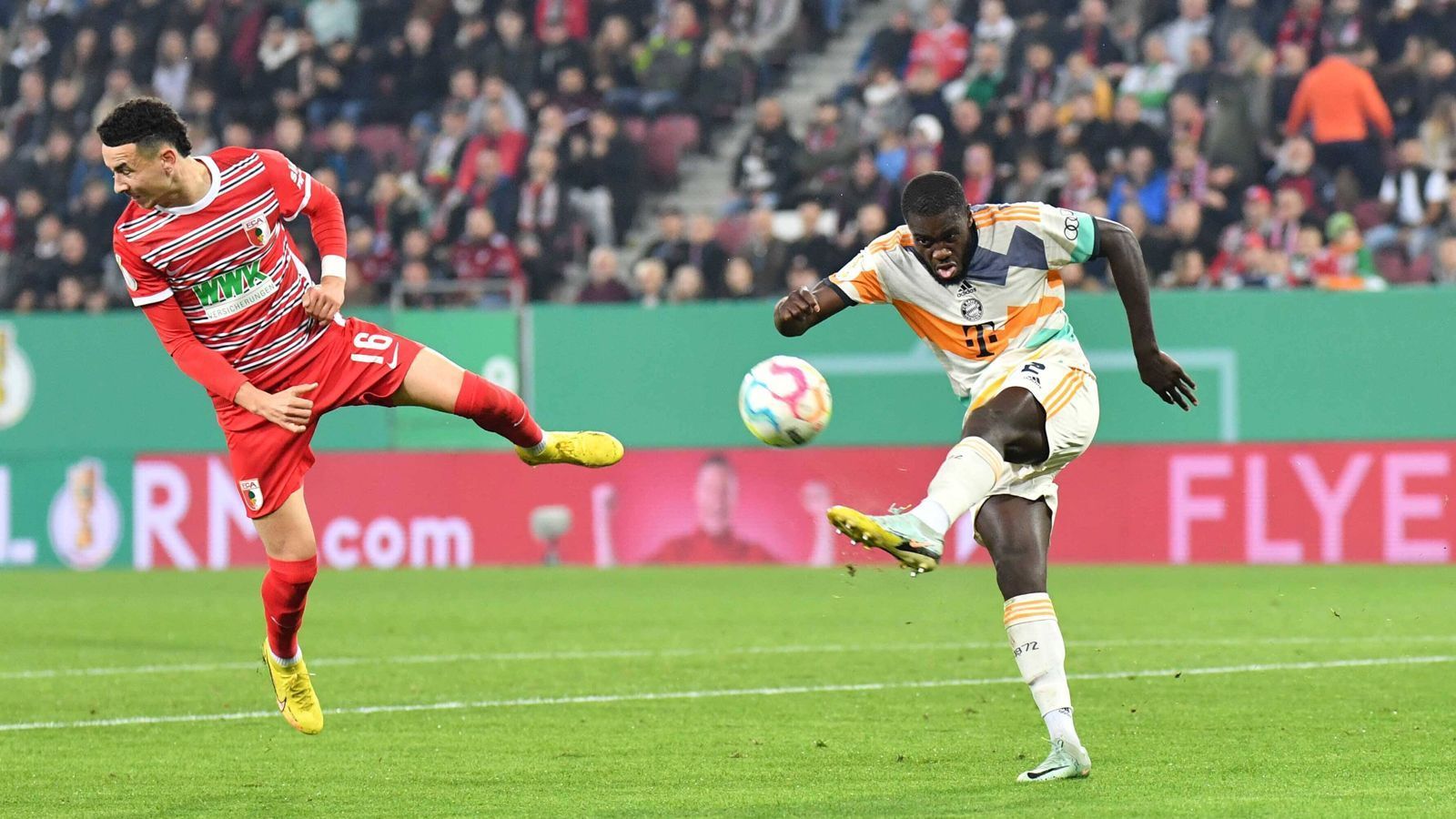 
                <strong>Dayot Upamecano</strong><br>
                Der Franzose mit Licht und Schatten: Einige wichtige Ballgewinne, andererseits aber ebenfalls immer wieder mit großen Schwierigkeiten bei Gegenstößen der Gastgeber. Sein Eigentor zum 2:3 steht sinnbildlich für die durchwachsene Vorstellung. ran-Note: 4
              