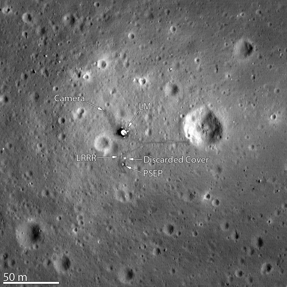 Die Sonde LRO hat 2009 Spuren der ersten Menschen auf dem Mond fotografiert - darunter eine Kamera, Teile der Mondfähre und wissenschaftliche Instrumente.