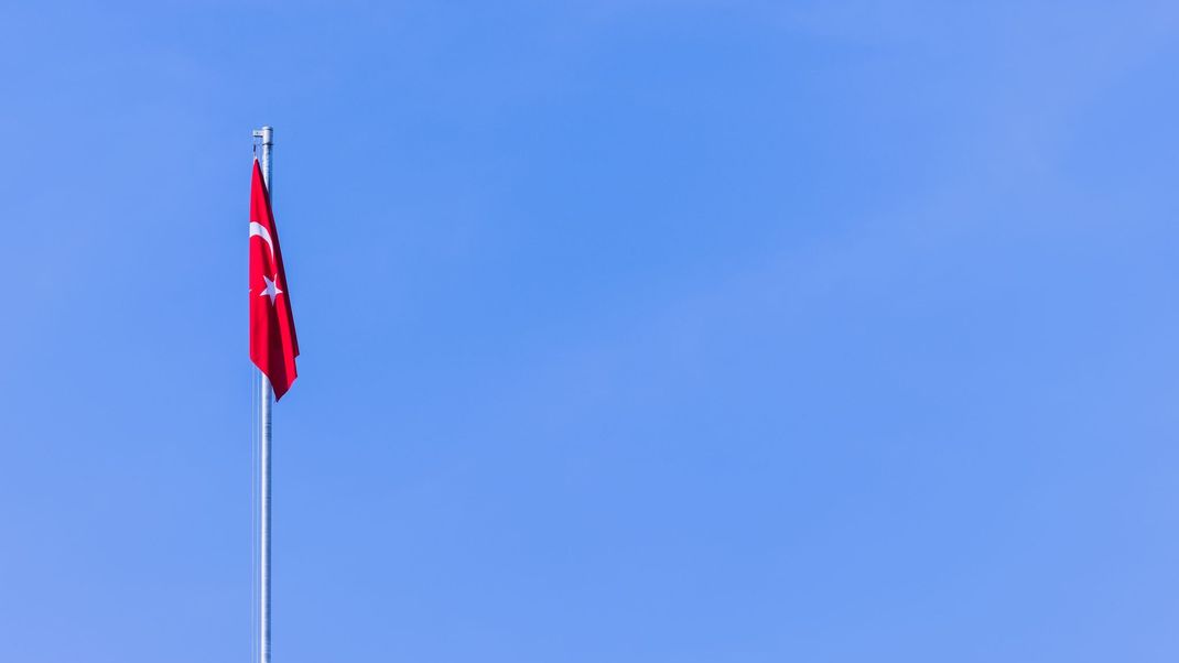 In der Türkei hat ein Erdbeben der Stärke 6 das Land erschüttert.
