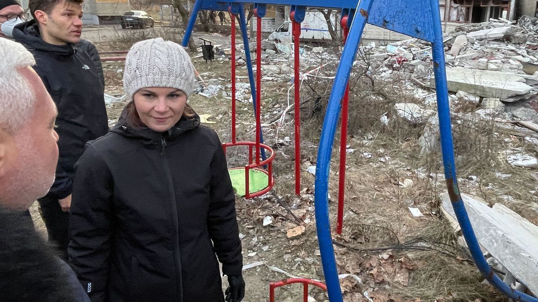 Annalena Baerbock hat überraschend Charkiw in der Ostukraine besucht.