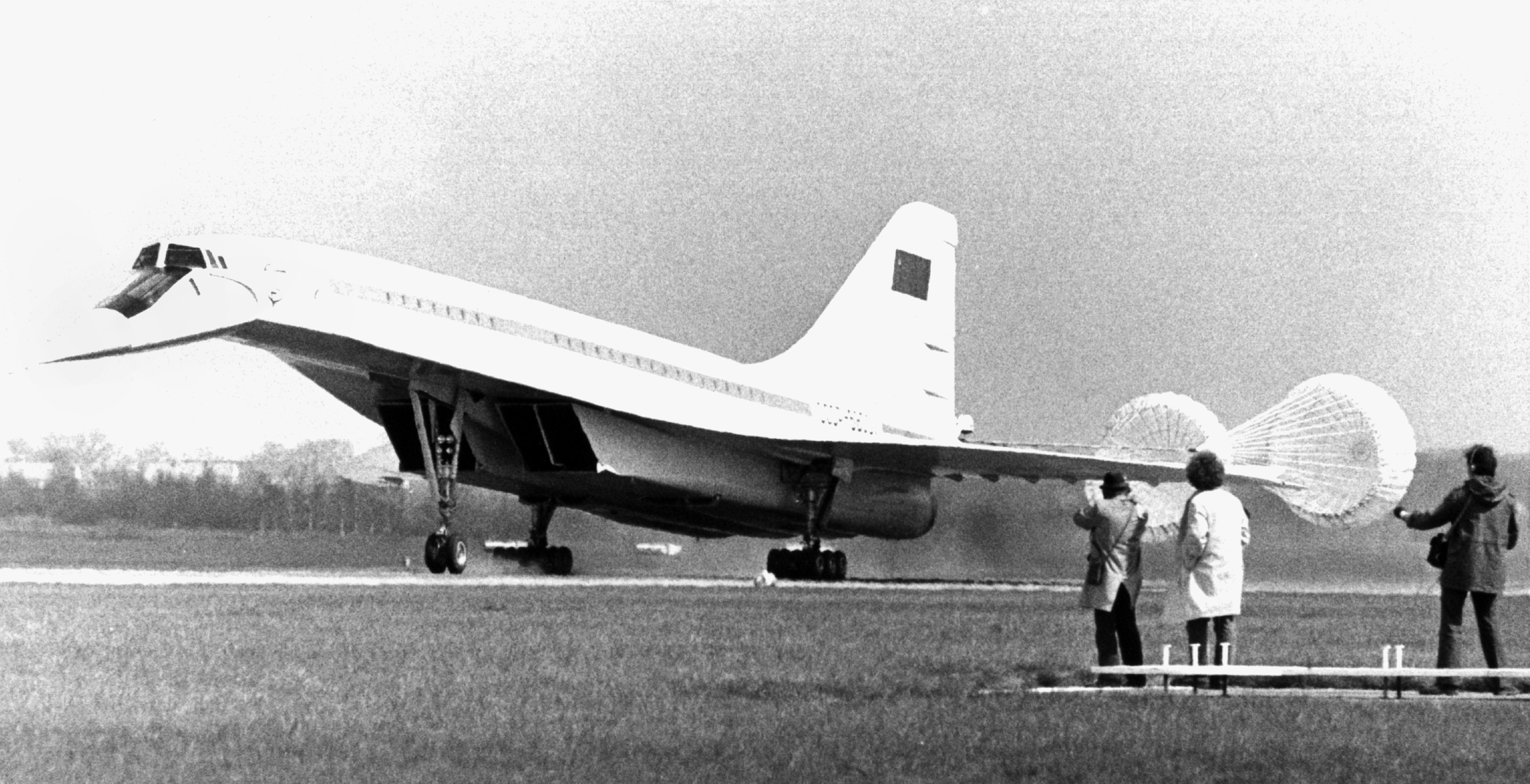Eiine Tupolew 144 1972 bei der Landung in Hannover: Der Preis für das erste Überschall-Passagierflugzeug ging 1970 an die Sowjetunion. Weil es teuer war, wurde es schon 1978 eingestellt.