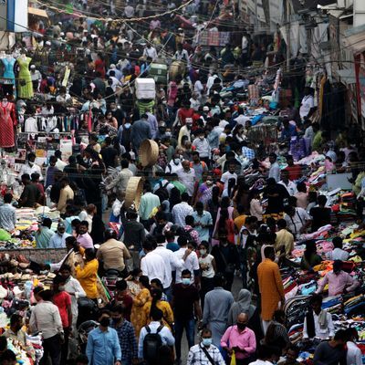 Indien - Menschenmenge in Mumbai