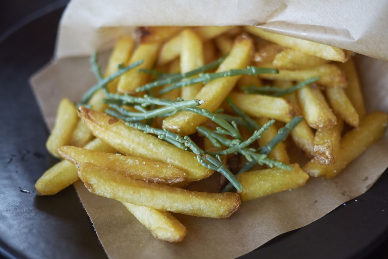 Meer-Pommes,bitte! Das See-Gemüse gibt den Fritten extra Pfiff. 