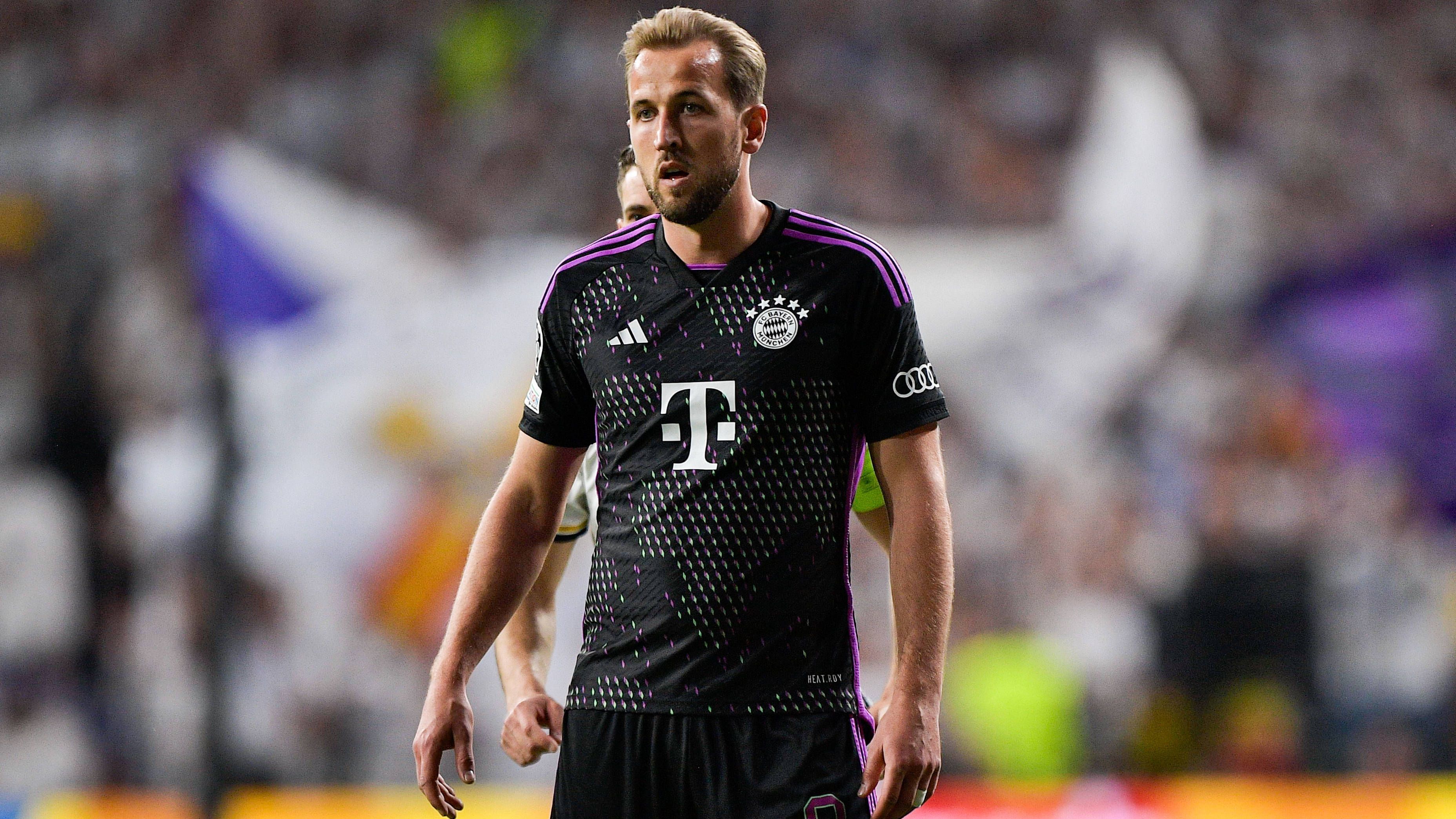 <strong>Harry Kane (FC Bayern)</strong><br>Der Mittelstürmer bekommt fast keine brauchbaren Anspiele und hängt dadurch in der Luft. Stets bemüht, holt sich hinten viele Bälle, dann fehlt aber meist vorne die Anspielstation oder er findet den freien Mann nicht. Scheitert zweimal aus rund 20 Metern an Lunin (29., 53.). Nutzt nach der Pause aber die Räume besser. Mit schöner Vorarbeit zu Davies‘ 1:0, trifft zudem aus guter Position nur das Außennetz (76.). Geht nach 85 Minuten vom Feld. <em><strong>ran</strong></em>-Note: 3