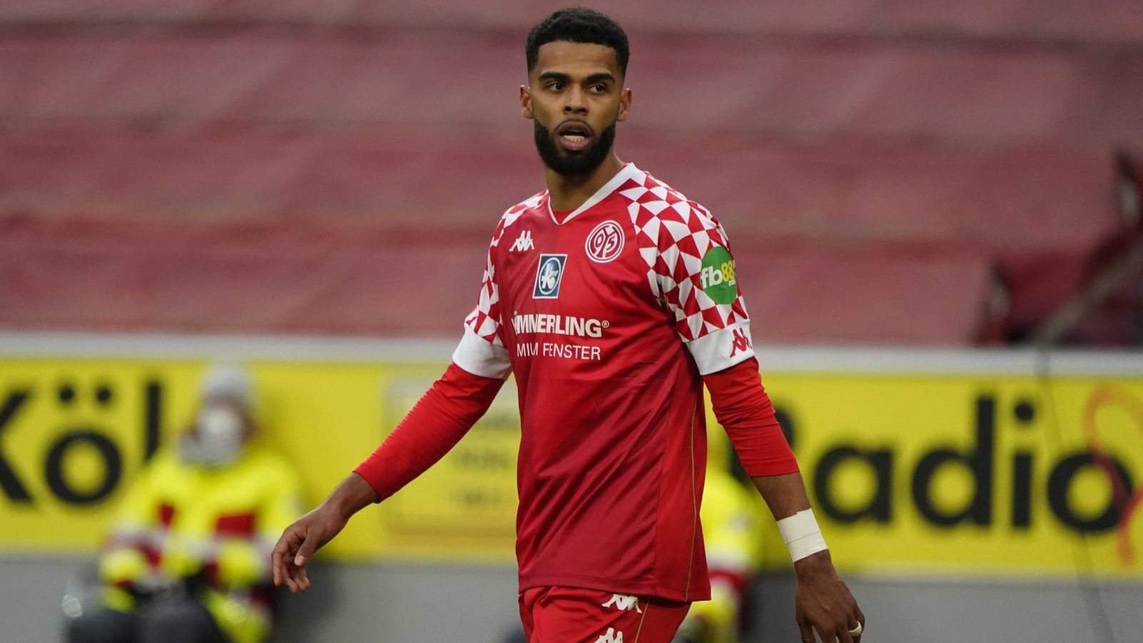 
                <strong>Platz 7: Jeremiah St. Juste (1. FSV Mainz 05)</strong><br>
                Angesprochener Jeremiah St. Juste wurde ebenfalls von "transfermarkt.de" aufgewertet, sogar noch eine Million mehr als sein Nebenmann Niakhate, um sechs Millionen. Nicht umsonst hat Bayer Leverkusen bereits Interesse an dem Niederländer signalisiert, dessen Wert nun auf 16 Millionen taxiert wird.
              