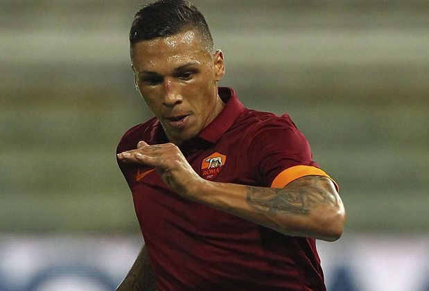 
                <strong>Jose Holebas - Der Ex-Löwe</strong><br>
                Coles Konkurrent auf der linken Abwehrseite ist ein alter Bekannter: Jose Holebas, beim TSV 1860 zwischen 2006 und 2010 unter Vertrag, kam im Sommer von Piräus nach Rom. Zwei Mal kam der 30-Jährige in dieser Saison zum Einsatz. 
              