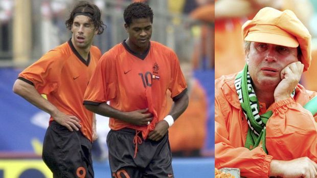 
                <strong>2002 Niederlande</strong><br>
                Niederlande - WM 2002: "Ohne Holland fahr'n wir zur WM!" Ein 0:1 in Dublin gegen Irland erschüttert die Elftal, die hinter Portugal und Irland nur Gruppendritter wird. Da helfen auch 30 Tore in zehn Spielen nichts.
              