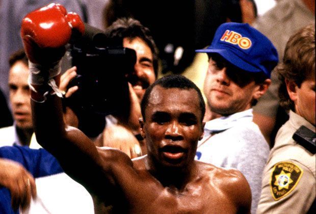 
                <strong>2. Sugar Ray Leonard</strong><br>
                Mehrfacher Titelträger der WBA und WBC im Weltergwicht und nur drei Niederlagen in 40 Kämpfen. Vor allem die Kämpfe gegen seinen Erzrivalen Thomas Hearns sind legendär. Durch den Sieg über Hearns erhielt er auch den Titel Sportler des Jahres 1981 der Sports Illustrated.
              