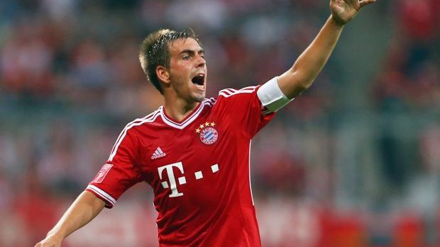 <strong>Alphonso Davies: Philipp Lahm</strong><br>Philipp Lahm rechts und Alphonso Davies links in der Viererkette - das entspricht wohl genau den Vorstellungen des Kanadiers, der sich ohne Zögern für den früheren Bayern-Kapitän als Wunsch-Mitspieler entschied. Als Aktiver gewann Lahm mit den Münchnern unter anderem acht Mal die deutsche Meisterschaft und 2013 die Champions League. 2017 beendete Lahm seine Karriere.