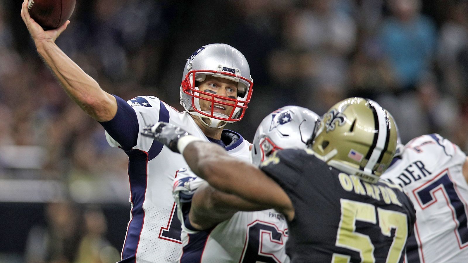 
                <strong>New Orleans Saints</strong><br>
                Tom Brady vs. New Orleans Saints: 7 Siege, 5 Niederlagen
              