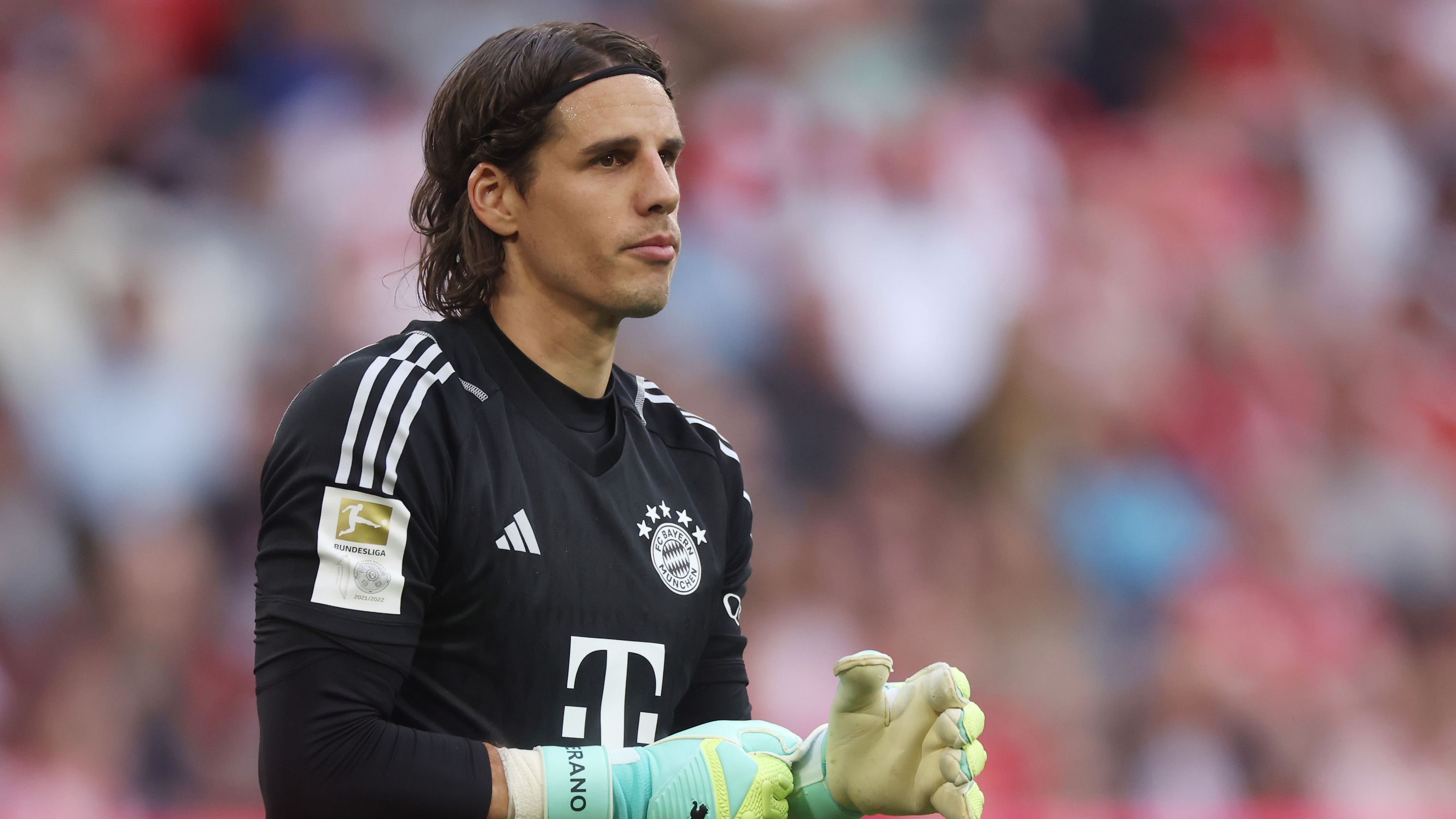 <strong>Yann Sommer (2022/23)</strong><br>Weil Manuel Neuer sich beim Skifahren schwer verletzte, musste Ersatz her. Neun Millionen Euro gab der FCB für Sommer aus – und der machte seinen Job ordentlich. Zwar gab es hier und da etwas Gegenwind und Kritik, doch im Großen und Ganzen gelang es ihm, einen Teil der Verletzungszeit von Neuer gut zu überbrücken. Im Sommer wechselte er dann zu Inter.