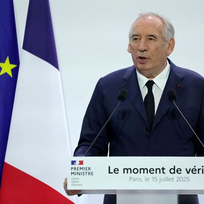 Frankreich droht Regierungssturz - Sorge um Schulden wächst