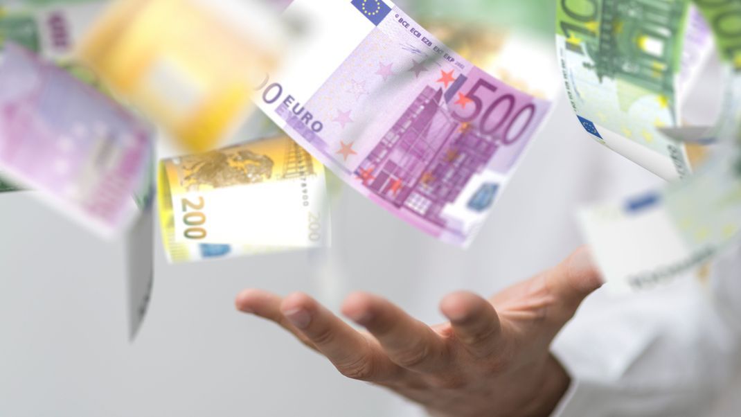 Während der Pandemie 2021 ist die Zahl der Einkommensmillionäre offiziellen Zahlen zufolge sprunghaft gestiegen. (Symbolbild)