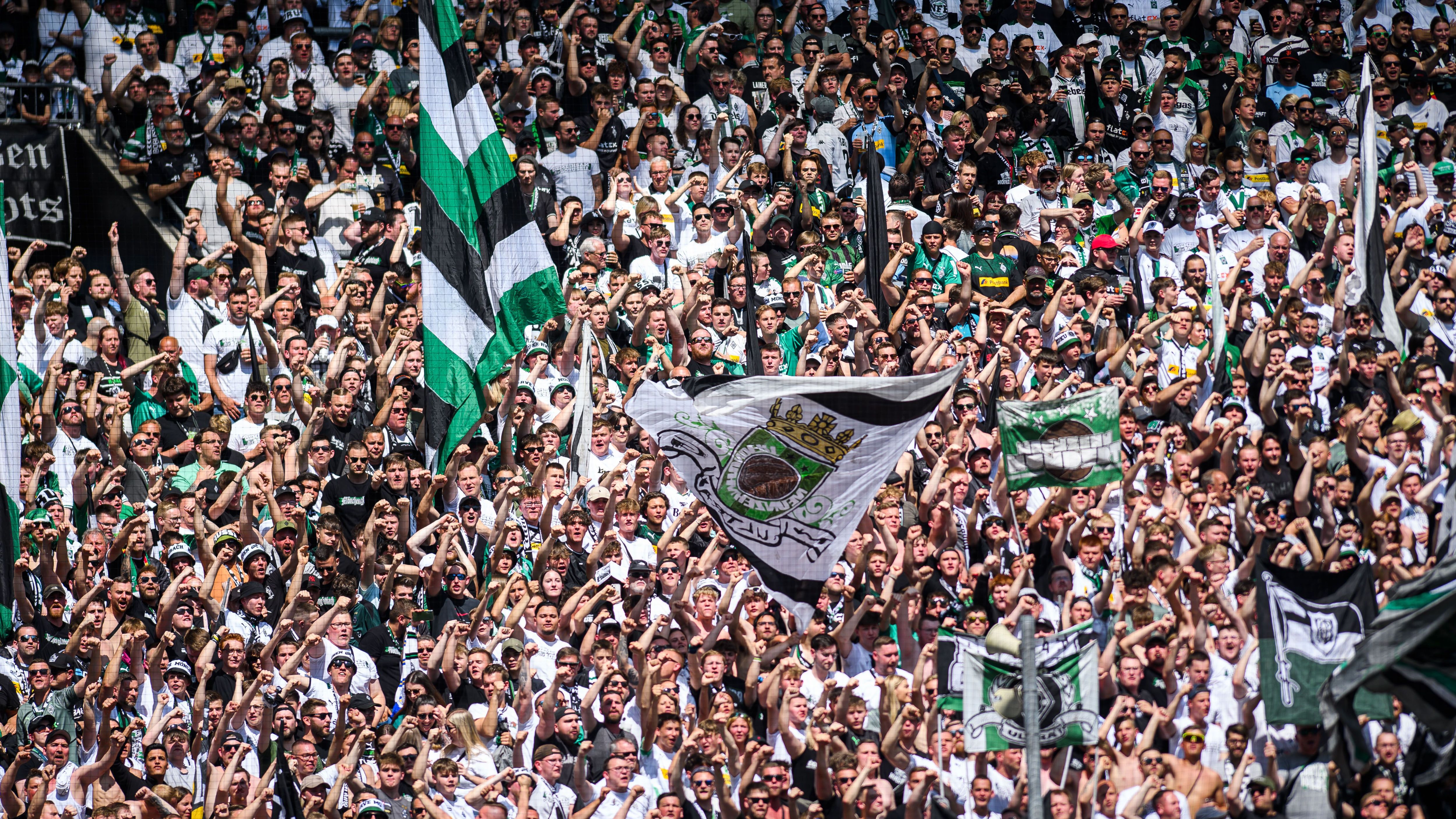 <strong>Rang 8: Borussia Mönchengladbach</strong><br>210 Euro für eine Stehplatz-Dauerkarte.<br>Sitzplatz-Dauerkarte: 400 Euro bis 745 Euro.