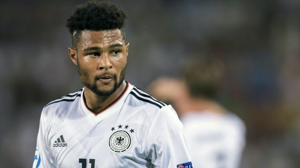 
                <strong>Serge Gnabry</strong><br>
                Mit seiner enormen Geschwindigkeit und seiner starken Technik stellt der künftige Bayern-Profi die spanischen Verteidiger vor Probleme. Mit fairen Mitteln ist er dabei kaum zu stoppen – allerdings vergibt Gnabry gleich mehrere richtig gute Chancen. Nach 80 Minuten ist für ihn Schluss. ran-Note: 3
              