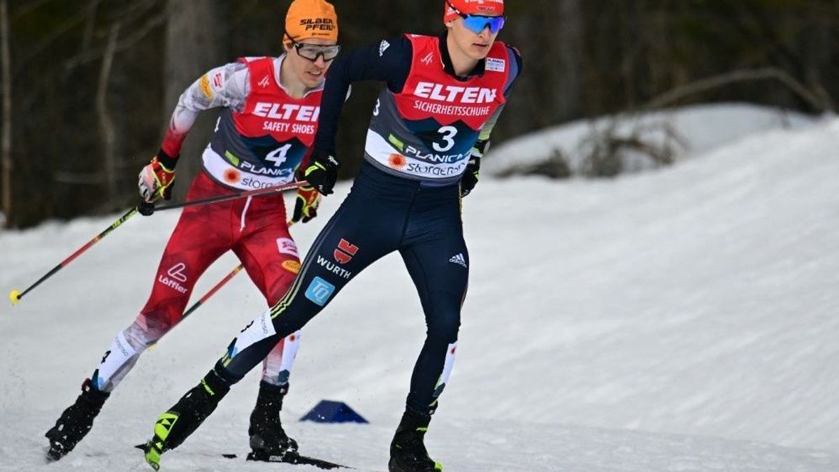 Julian Schmid (r.) im ersten WM-Rennen seiner Karriere