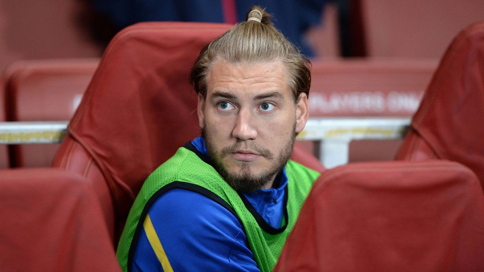 
                <strong>Bendtner droht einem Nachbarn</strong><br>
                November 2013: Bendtner sorgt für Tumulte in seiner eigenen Wohnsiedlung. Als sich ein Nachbar über den Lärm beschwert, soll Bendtner ihm laut "Sun" entgegnen: "Halt die Klappe oder ich vergewaltige deine Frau!" Wenig später entschuldigt sich der Däne für die Aussage.
              