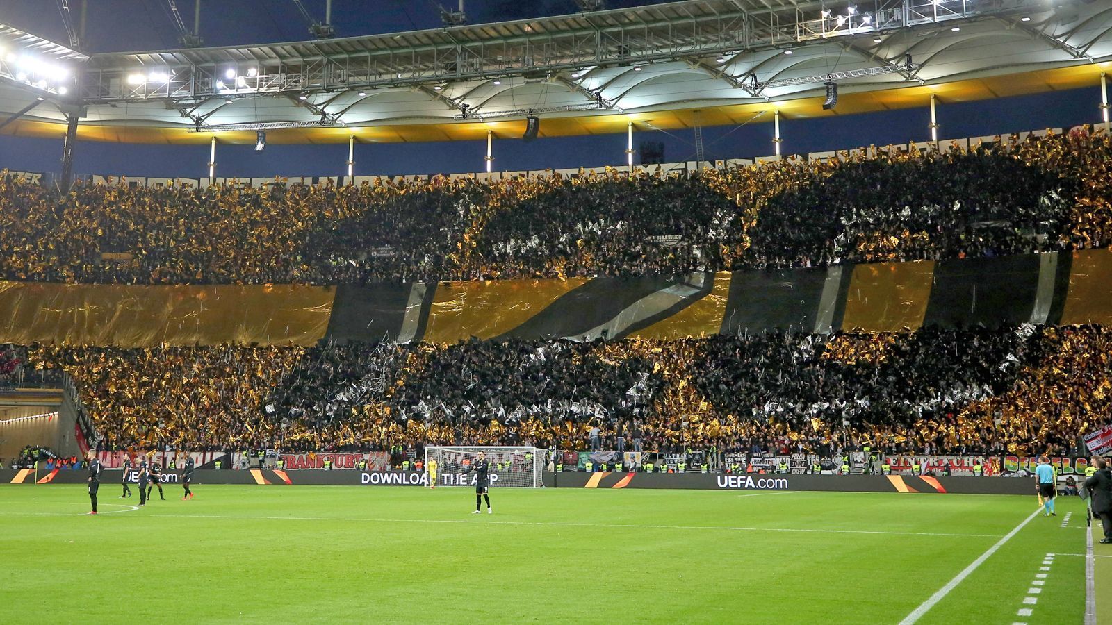 
                <strong>Eintracht Frankfurt - 8. März 1899</strong><br>
                Einige Monate länger als in München spielt man bereits bei der Eintracht aus Frankfurt Fußball. Am 8. März 1899 wurde der Frankfurter Fußball-Club Victoria von 1899, eine frühe Abspaltung des ältesten Frankfurter Fußballclubs, Germania 1894, gegründet - der Vorgänger der heutigen Frankfurter Eintracht.
              