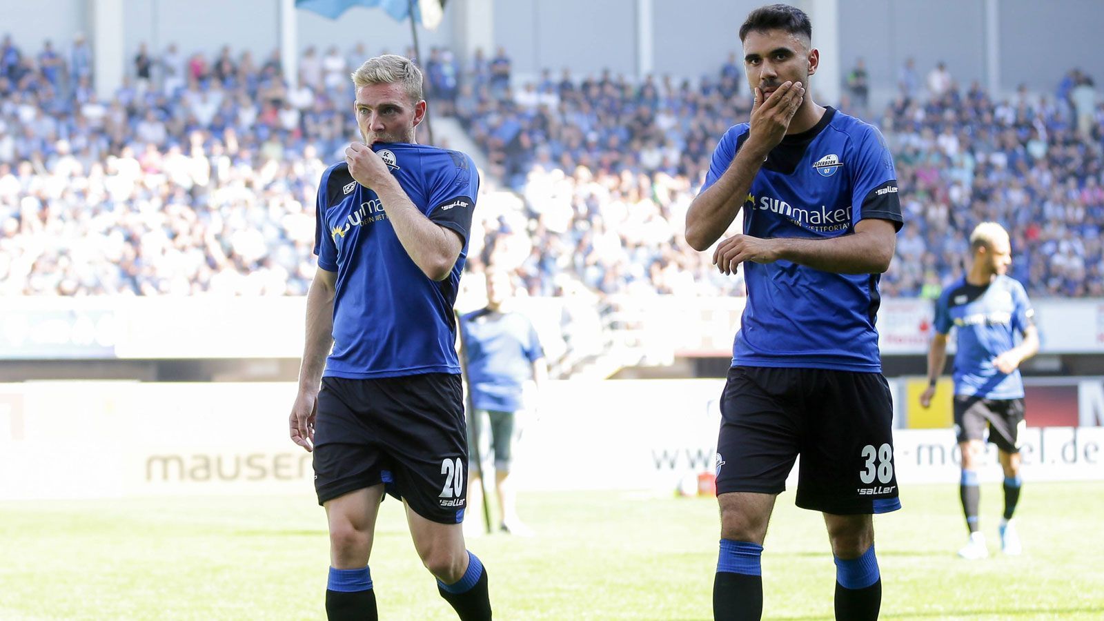 
                <strong>SC Paderborn</strong><br>
                Mohamed Dräger (SC Freiburg): Beim Tunesier müssen die Ostwestfalen abwarten, wie Freiburg entscheidet. Denn eine Kaufoption wurde nicht vereinbart. Dennoch ist ein neuer Deal nicht ausgeschlossen.Gerrit Holtmann (r./1. FSV Mainz 05): Hier wurde dem SCP vom Ligakonkurrenten eine Kaufoption gestattet. Allerdings müsste nach "kicker"-Informationen nachverhandelt werden, um zu einer Einigung kommen zu können.Laurent Jans (l./FC Metz): Auch den Luxemburger könnten die Paderborner über eine Option fix verpflichten. Die Ablöse-Situation soll sich aber ähnlich gestalten wie bei Holtmann.Dennis Jastrzembski (Hertha BSC/seit Winter/bis 2021): Der Stürmer hat sich für anderthalb Jahre an den Aufsteiger gebunden. Hier gibt es jedoch keine Kaufoption und damit kaum Aussichten auf einen künftigen Deal.
              