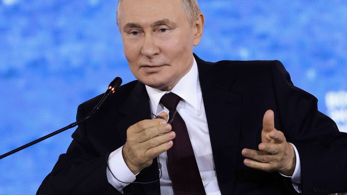 Kremlchef Putin auf dem Wirtschaftsforum in Wladiwostok: Gesprächsbereitschaft nur unter eigenen Bedingungen.