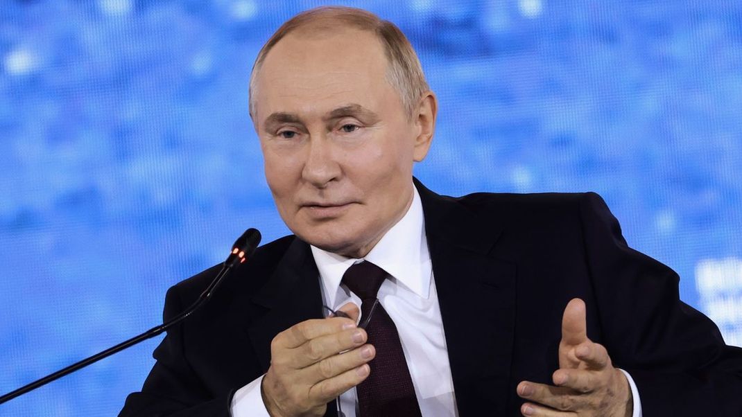 Kremlchef Putin auf dem Wirtschaftsforum in Wladiwostok: Gesprächsbereitschaft nur unter eigenen Bedingungen.
