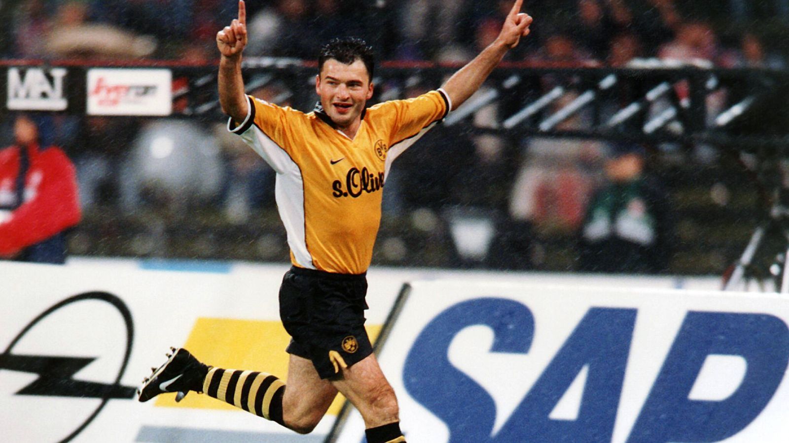 
                <strong>Schweiz</strong><br>
                Bundesliga-Rekordtorschütze des Landes: Stephane Chapuisat - Bundesliga-Tore: 106 - Vereine: Bayer Uerdingen, Borussia Dortmund
              