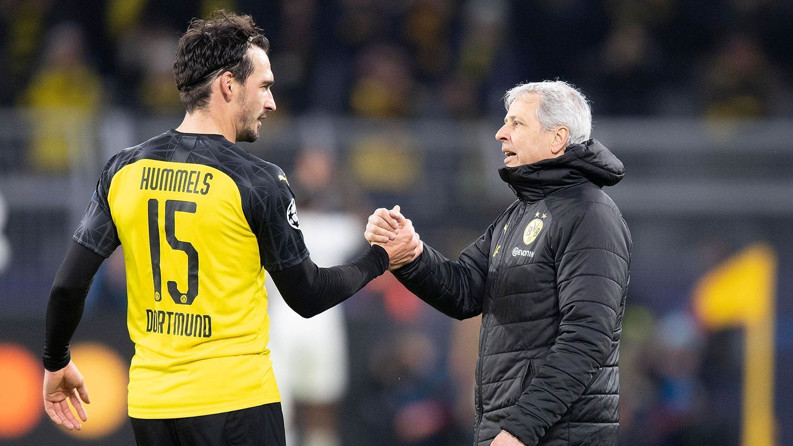 
                <strong>Hummels zeigt weiter stabile Leistungen</strong><br>
                Hummels muss sich bei Borussia Dortmund durch eine gewohnt achterbahnartige Saison kämpfen, etabliert sich aber sofort wieder als der Führungsspieler in der Mannschaft. In der Rückrunde spielt der BVB gleich 19-mal zu Null und wird Vizemeister. Auch Hummels ist wieder voll im Geschäft.
              