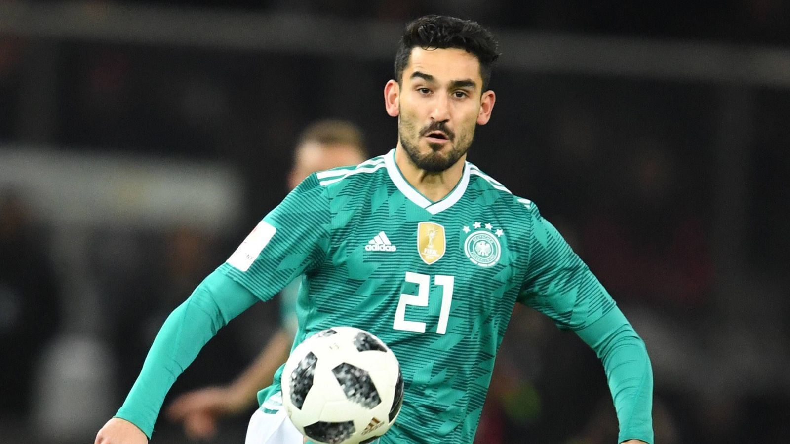 
                <strong>Ilkay Gündogan</strong><br>
                Nummer 21: Ilkay Gündogan (Manchester City), Mittelfeld, 27 Jahre, 27 Länderspiele, 4 Tore
              