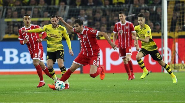 
                <strong>DFB-Pokal: ran.de tippt das Achtelfinale </strong><br>
                Bayern München vs. Borussia Dortmund (Mittwoch ab 20.45 Uhr im LIVETICKER auf ran.de): Jedes Jahr auf's Neue: Zum siebten Mal in sieben Jahren trifft der FC Bayern im Pokal auf Borussia Dortmund, diesmal bereits im Achtelfinale. Der Rekordmeister will zum Abschluss der Hinrunde noch einmal alle Reserven mobilisieren. Ja, der BVB konnte unter dem neuen Trainer Peter Stöger die letzten beiden Spiele gewinnen, gegen Hoffenheim mit viel Glück. So viel Fortune lassen die Bayern nicht zu, sie nehmen den BVB auseinander. Immerhin würde es Präsident Uli Hoeneß ja als Genuss empfinden, die Borussia rauszuhauen. So kommt's. ran.de-Tipp: 4:1
              