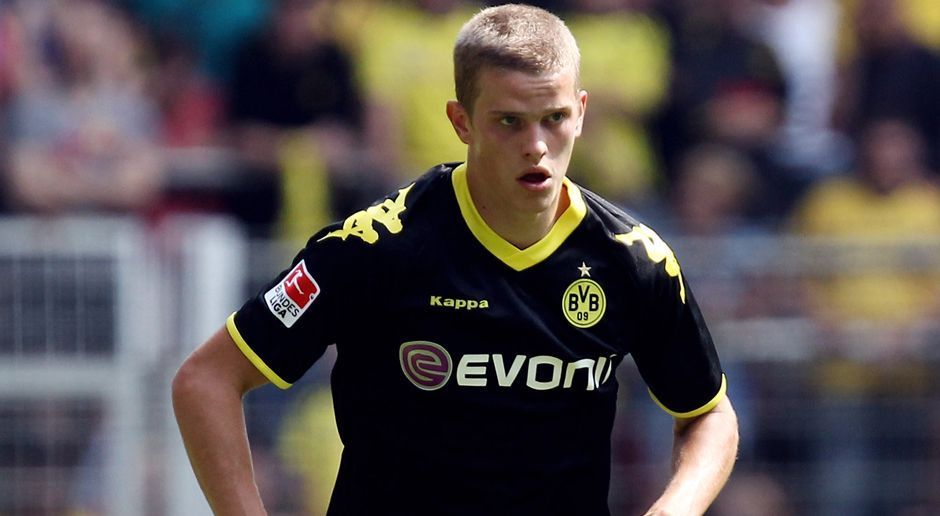 
                <strong>Sven Bender</strong><br>
                Sven Bender (27): Am 01.07.2009 zum BVB gekommen. Debüt für die deutsche Nationalmannschaft am 29.03.2011 im Testspiel gegen Australien (1:2).
              