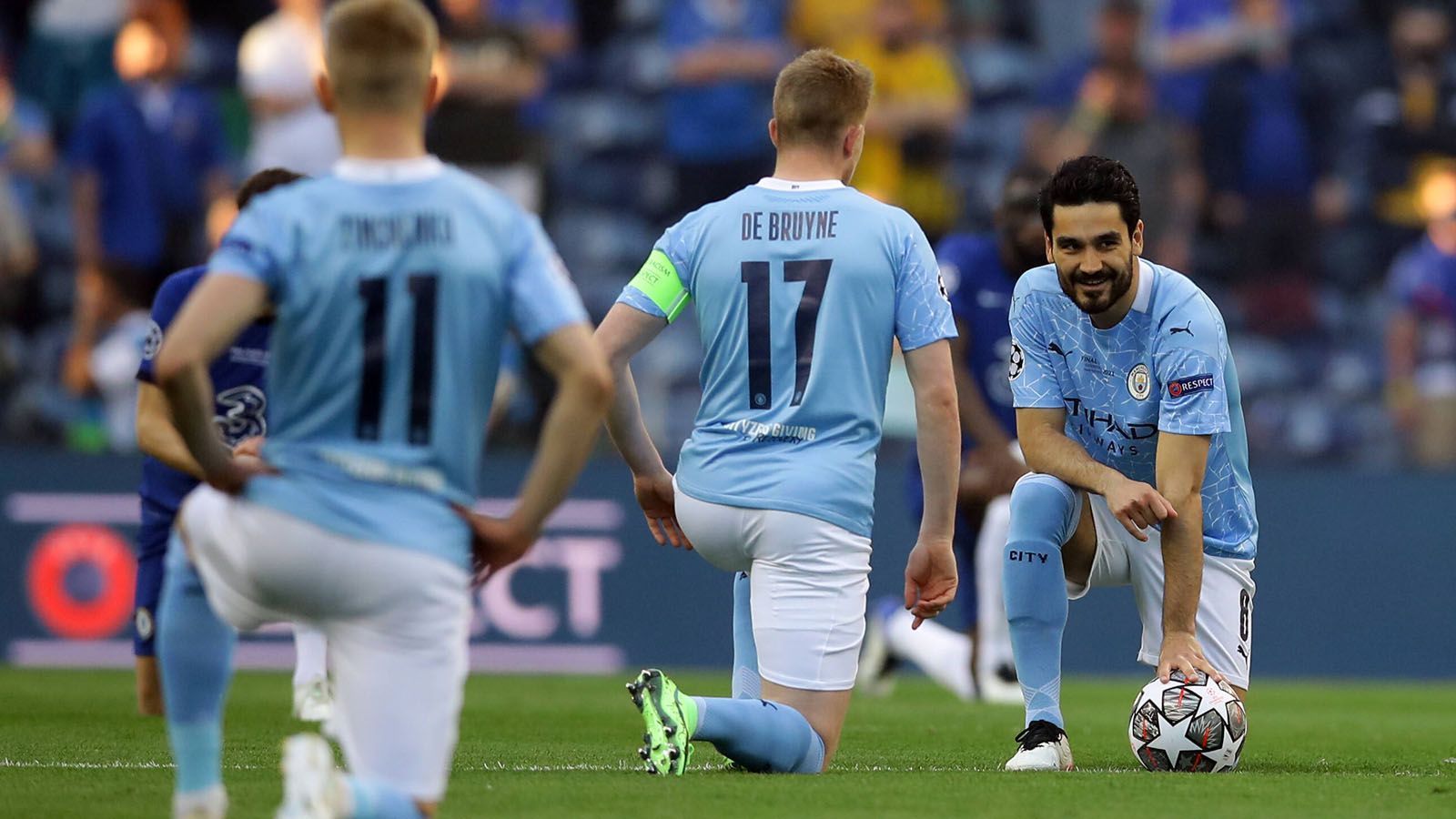 
                <strong>Ilkay Gündogan (Manchester City)</strong><br>
                Ansonsten verrichtete Gündogan seine übliche Arbeit, spielte mit 80 Pässen die drittmeisten auf dem Platz und brachte davon auch starke 95 Prozent an den Mann. Nur sorgte er damit für viel weniger Torgefahr als in der Liga. Was weniger an ihm als an seiner ungewohnten Postitionierung auf dem Feld lag. Viele Zweikämpfe musste er aufgrund der "Blues"-Führung nicht führen, in der zweiten Spielhälfte durfte er etwas offensiver agieren.  
              