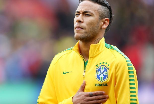
                <strong>Sturm: Neymar</strong><br>
                Trotz seiner erst 23 Jahre schafft es Neymar schon in die Traum-Elf seines brasilianischen Kollegen. 112 Tore in 213 Pflichtspielen für den FC Santos und den FC Barcelona sind die stolze Bilanz der noch jungen Karriere.
              