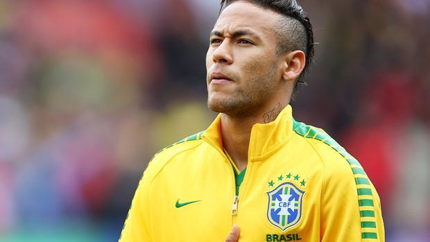 <strong>Brasilien:</strong> Bekanntermaßen baut Neymar derzeit eine riesige Golf-, Wohn- und Party-Anlage in der Nähe von Rio de Janeiro. Warum also nicht direkt vor Ort arbeiten? Am Geld sollte es nicht scheitern, denn selbst wenn die brasilianischen Topklubs nicht mit der PSG-Gage mithalten können, würde Neymar die Differenz bestimmt durch Sponsoren- und Werbe-Deals ausgleichen.&nbsp;