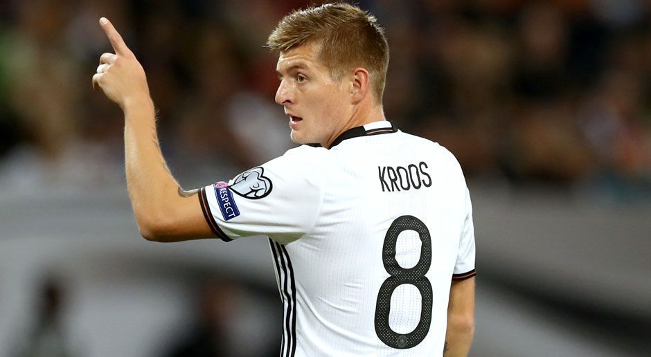 
                <strong>Toni Kroos (Real Madrid)</strong><br>
                Unverzichtbar! Toni Kroos steht mit Real Madrid schon wieder im Champions-League-Finale, ist der Strippenzieher im Mittelfeld der Königlichen und auch in der Nationalmannschaft. Verdient sich mühelos Jahr für Jahr das Prädikat Weltklasse und stünde jeder Mannschaft dieser Welt gut zu Gesicht.
              