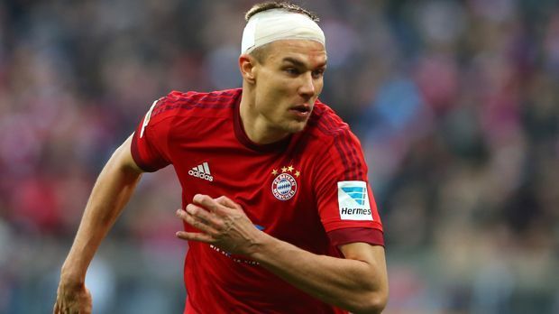 
                <strong>Holger Badstuber</strong><br>
                Platz 1: Holger Badstuber (FC Bayern München) - 862 Tage verletzt (185 Spiele verpasst wegen u.a. Muskelfaserriss, zwei Kreuzbandrisse, Sehnenriss, Oberschenkelmuskelriss, jetzt Sprunggelenksfraktur und Saisonaus)
              