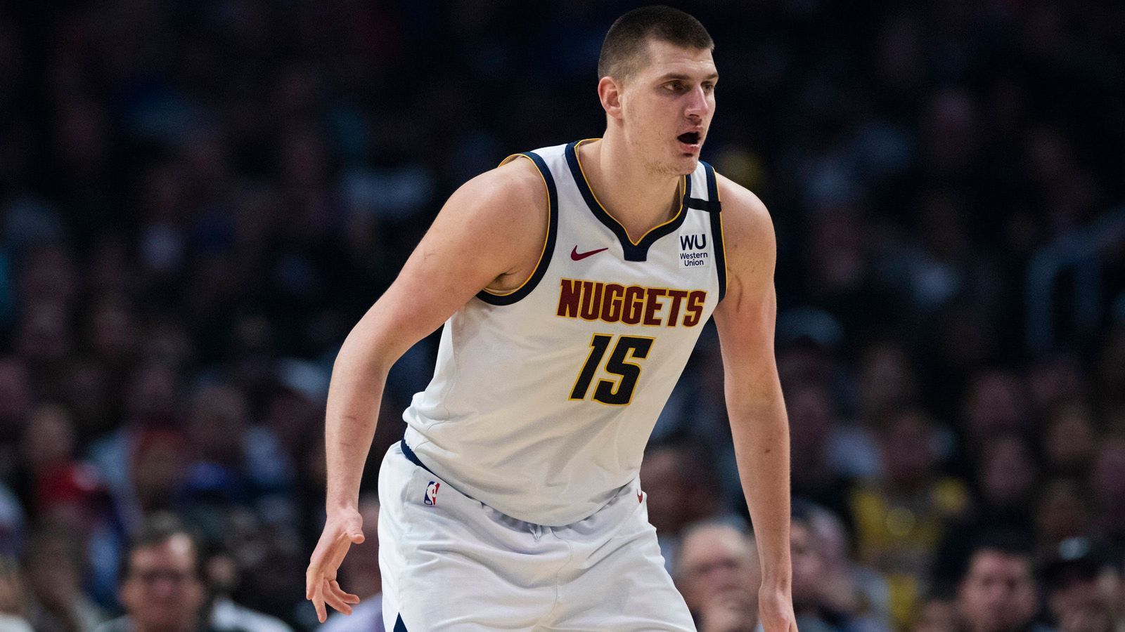 
                <strong>Westen: Denver Nuggets</strong><br>
                Die Denver Nuggets könnten den beiden Top-Teams aus Los Angeles gefährlich werden. Die Mannschaft von Trainer Michael Malone steht im Westen auf Platz 3. Center Nikola Jokic (Foto) ist der Dreh- und Angelpunkt im Spiel dieser Mannschaft und hat bereits in den Playoffs der vergangenen Saison überzeugt.
              