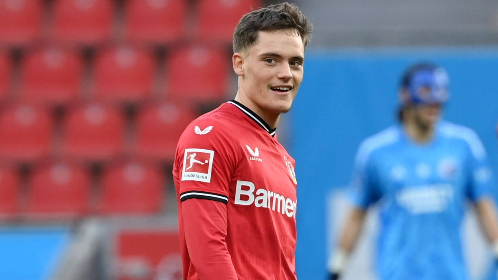 
                <strong>Bayer Leverkusen (Europa League)</strong><br>
                &#x2022; Neu: Patrick Pentz, Florian Wirtz (Foto)<br>&#x2022; Gestrichen: Andrei Lunev, Paulinho<br>
              