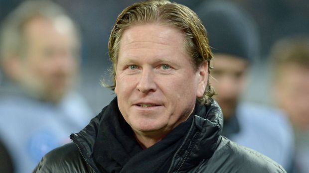 
                <strong>Markus Gisdol (Hamburger SV, entlassen am 21. Januar 2018)</strong><br>
                Der Hamburger SV hat auf die Talfahrt und vor allem die 0:2-Heimpleite gegen den Tabellenletzten 1. FC Köln reagiert und Cheftrainer Markus Gisdol entlassen. Gisdol war bei den Hanseaten seit dem 25. September 2016 im Amt, konnte die seit Jahren kriselnden Hamburger während seiner 483-tägigen Amtszeit aber nicht in die Erfolgsspur zurückführen. Stattdessen steckt der HSV auch in diesem Jahr wieder mitten im Abstiegskampf.
              