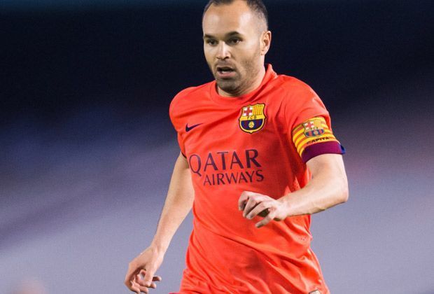 
                <strong>Ersatzbank: Andres Iniesta</strong><br>
                Der letzte Platz auf der Ersatzbank geht an Andres Iniesta. Der Spanier, Welt- und Europameister, muss sich der starken Mittelfeld-Konkurrenz geschlagen geben.
              