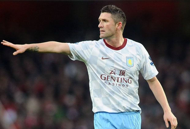 
                <strong>Aston Villa</strong><br>
                2012 gibt Keane ein kurzzeitiges Gastspiel in der Premier League. Ausgeliehen an Aston Villa schießt er in sieben Spielen drei Tore. Für den irischen Rekordmann scheint jedoch noch lange nicht Schluss zu sein ...
              