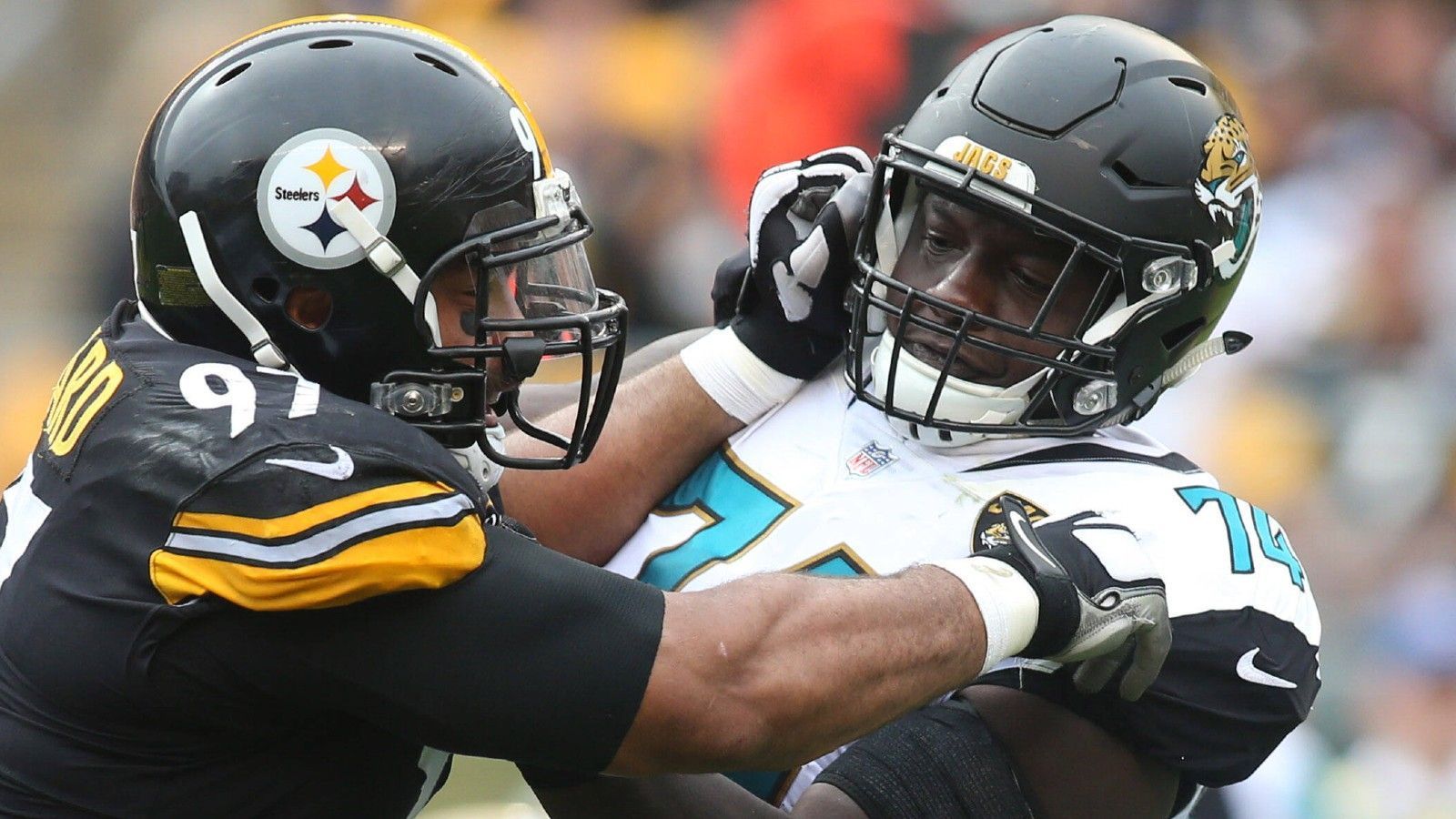 
                <strong>Jacksonville Jaguars – Cameron Robinson wegtraden</strong><br>
                Cameron Robinson ist ein hervorragender Offensive Lineman. Das hilft jedoch nur bedingt, wenn er wegen leistungssteigernder Substanzen gesperrt ist. Im Draft haben die "Jax" auch bereits einen Ersatz in Anton Harrison geholt. Bevor man ihn für viel Dead Money cuttet, sollte man ihn lieber wegtraden.
              
