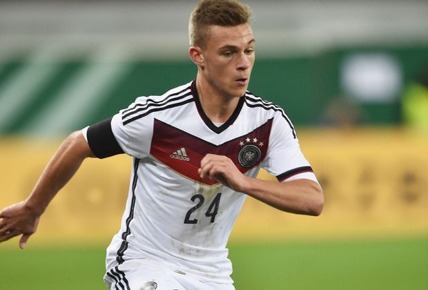 
                <strong>Joshua Kimmich</strong><br>
                Kommt in der zweiten Halbzeit für Moritz Leitner ins Spiel, verrichtet danach unauffällig auf der Doppel-Sechs seinen Job. ran-Note: 4
              