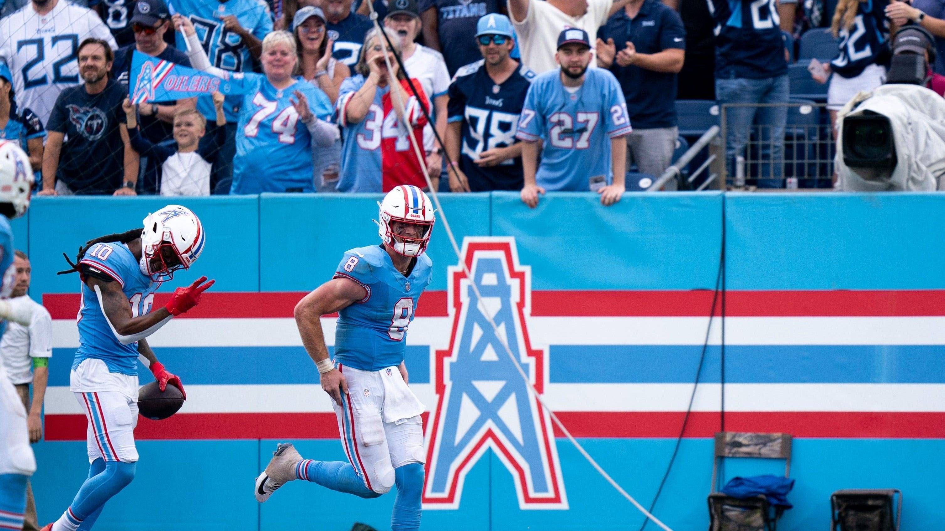 <strong>Platz 30: Tennessee Titans<br></strong>Mit Dan Moore und Kevin Zeitler wurde die Offensive Line in der Free Agency sinnvoll verstärkt - im Draft wurde dann mit Cam Ward der Quarterback der Zukunft ausgewählt. Die Titans schlossen in der Folge gezielt Lücken - davon haben sie allerdings noch immer einige. Potenzial mit Ward ist natürlich da - ohne einen gespielten NFL-Snap reicht das aber nicht, um Tennessee höher zu platzieren.